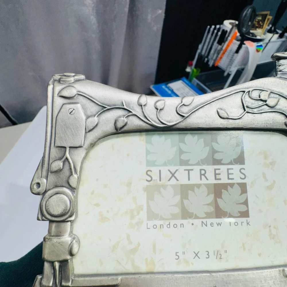 Six Trees Vintage Style Sewing Machine Photo Frame